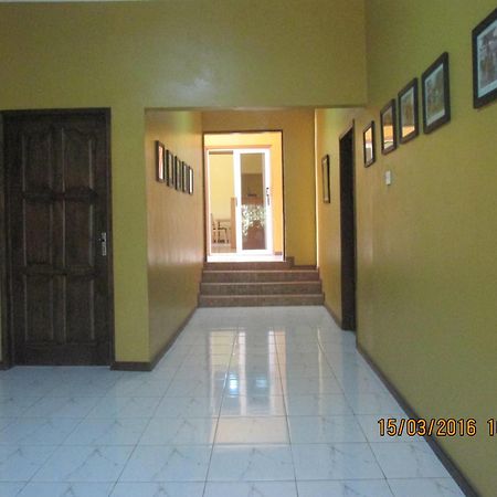 Jamaica Inn Guest House Botianaw Екстер'єр фото