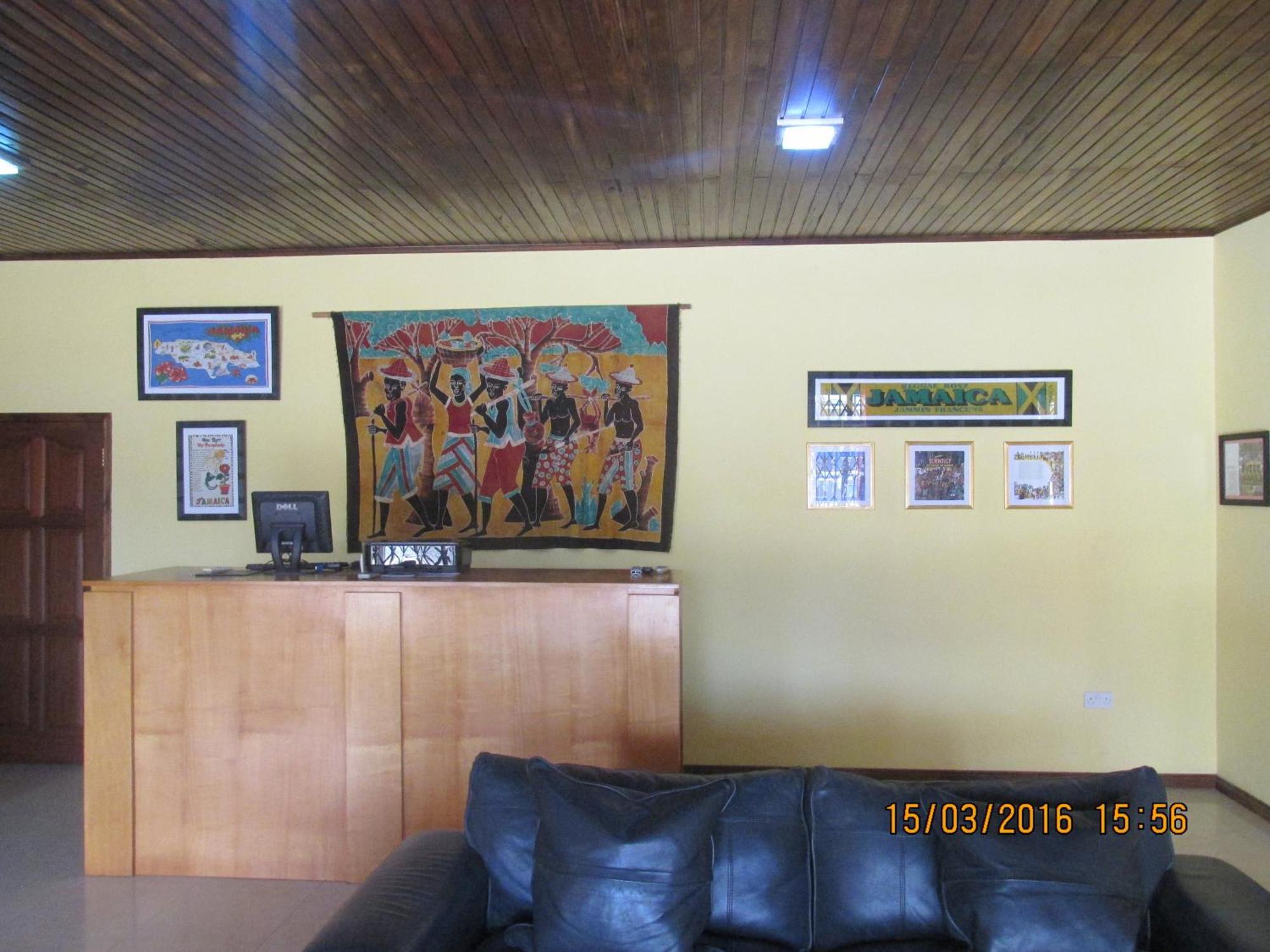 Jamaica Inn Guest House Botianaw Екстер'єр фото