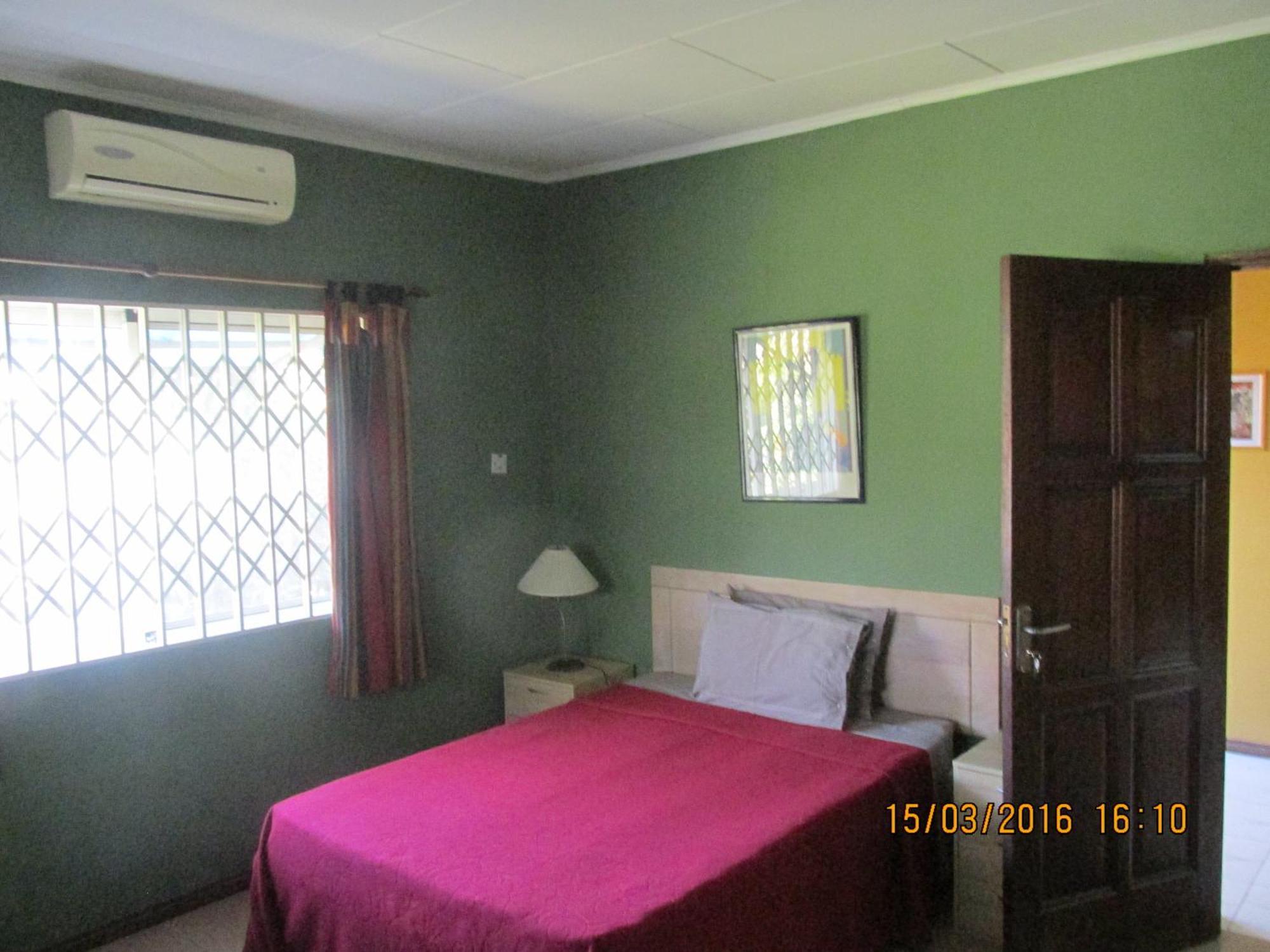 Jamaica Inn Guest House Botianaw Екстер'єр фото