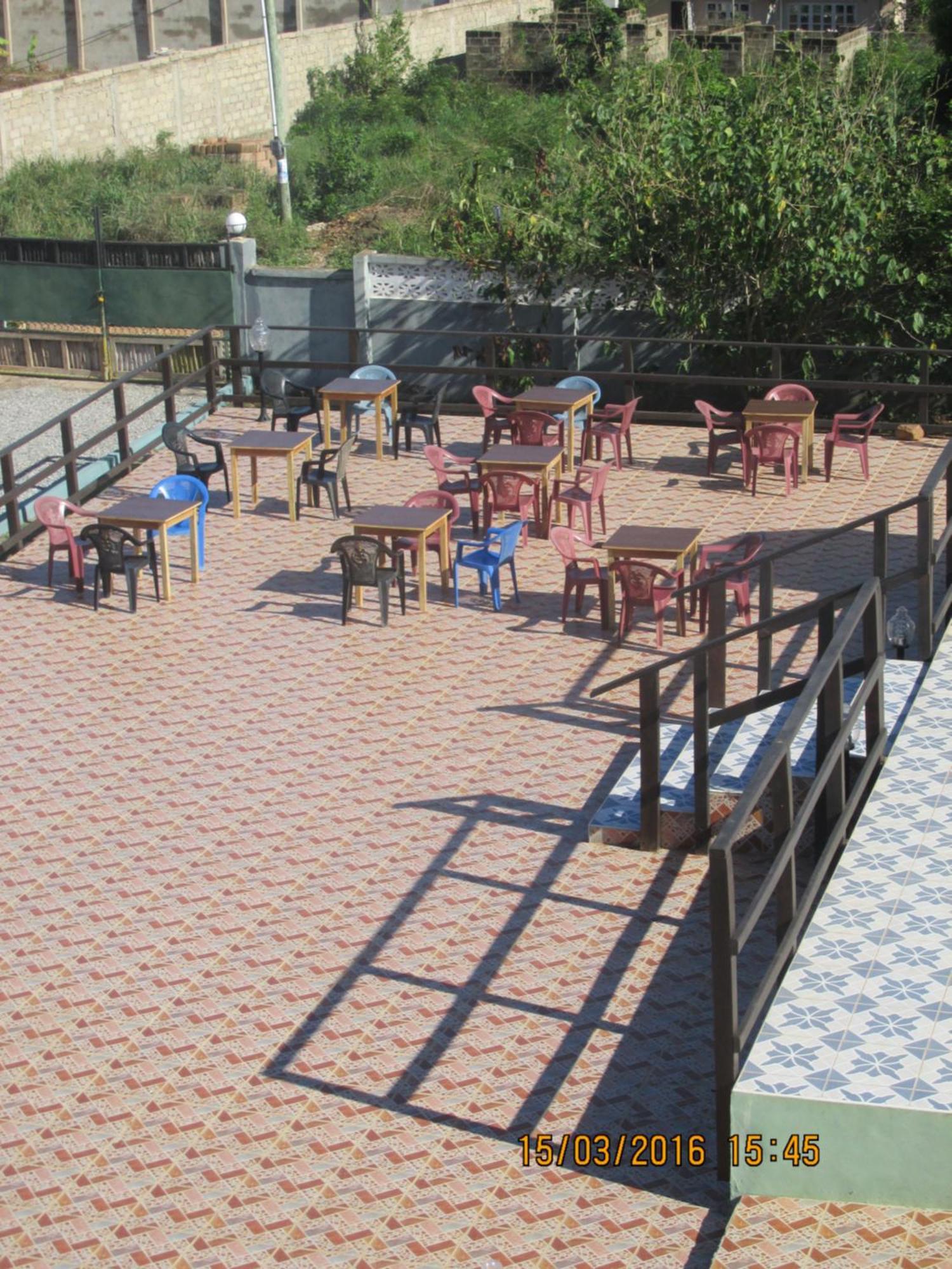 Jamaica Inn Guest House Botianaw Екстер'єр фото