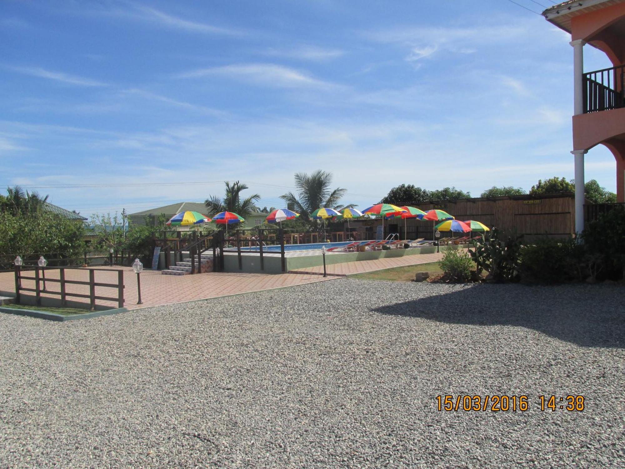 Jamaica Inn Guest House Botianaw Екстер'єр фото